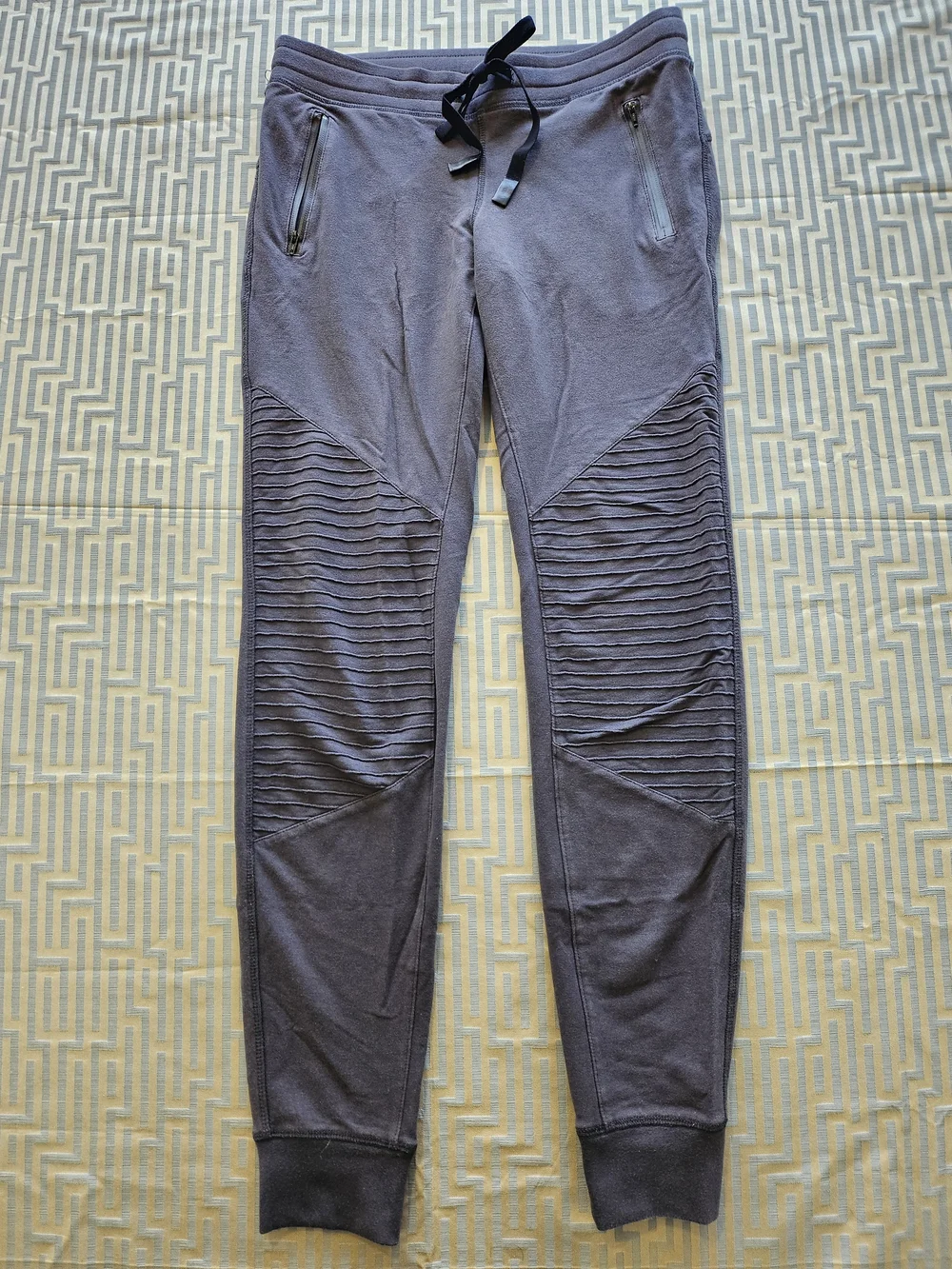 ALO Yoga Slate Ribbed Knee Jogger Pants